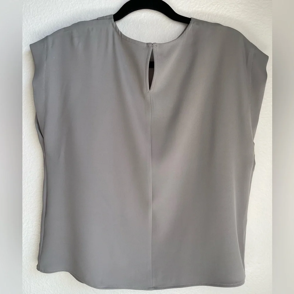 MELLODAY Women's Light Grey Cap Sleeve Blouse Size‎ M
